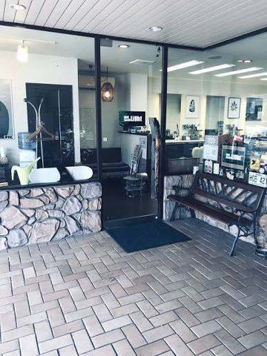 HAIR SALON Light. の店舗入り口